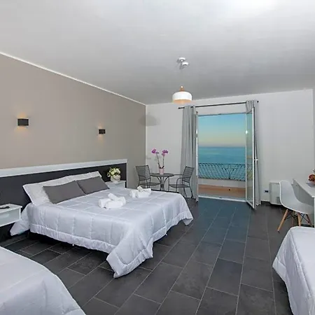 Szálloda Baia D'oro 4*